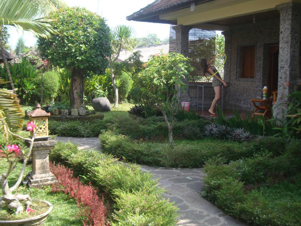 Gusti Home Stay Ubud Exterior photo