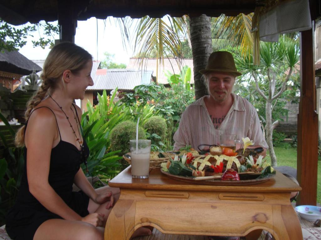 Gusti Home Stay Ubud Exterior photo